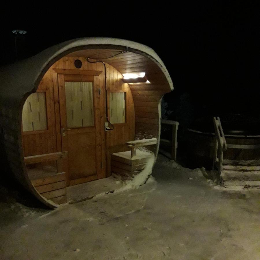 Karemajat Cottage Resort Ylitornio Bagian luar foto